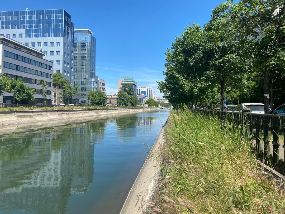 Holidays Host Splaiul Unirii Bucharest Exterior photo
